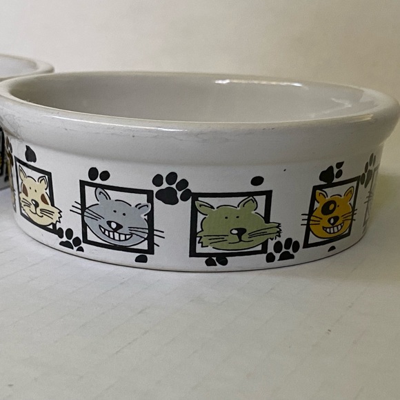 Cat Dish Set 5” Ceramic Tiger Cat 2 Bowls Water Food Signature White Kitties - Picture 2 of 16
